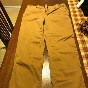 Men’s American Eagle khakis